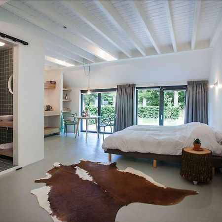 Uitgerust Voor Zaken Bed & Breakfast เฮเรนเวน ภายนอก รูปภาพ